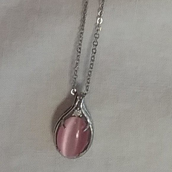 Pink Necklace $5 add on with any purchase - Picture 1 of 4
